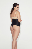 Wysokie stringi mocno ściskające L 01 STRING czerń